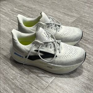 Brooks White Athletic Sneakers